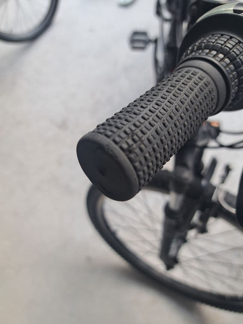 Trek マウンテンバイク 猫のステッカー付き