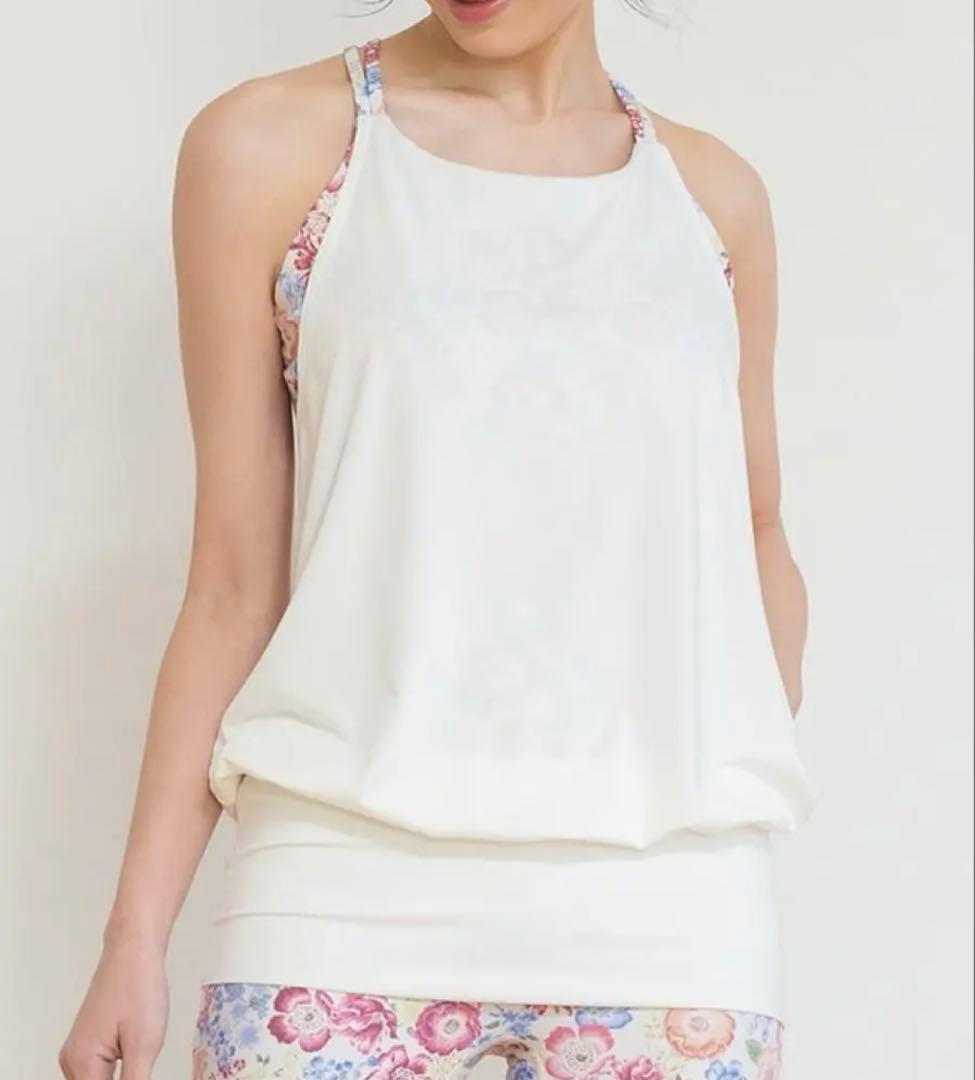 【新品タグ付き】【SUKALA】エンブロイダリープリントカバーキャミソール Ｍ