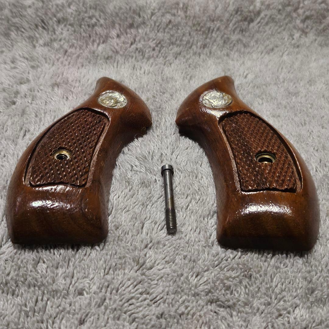 実物 S&W M36 他 Jフレーム 用 ダイヤモンドチェッカー 木製グリップ