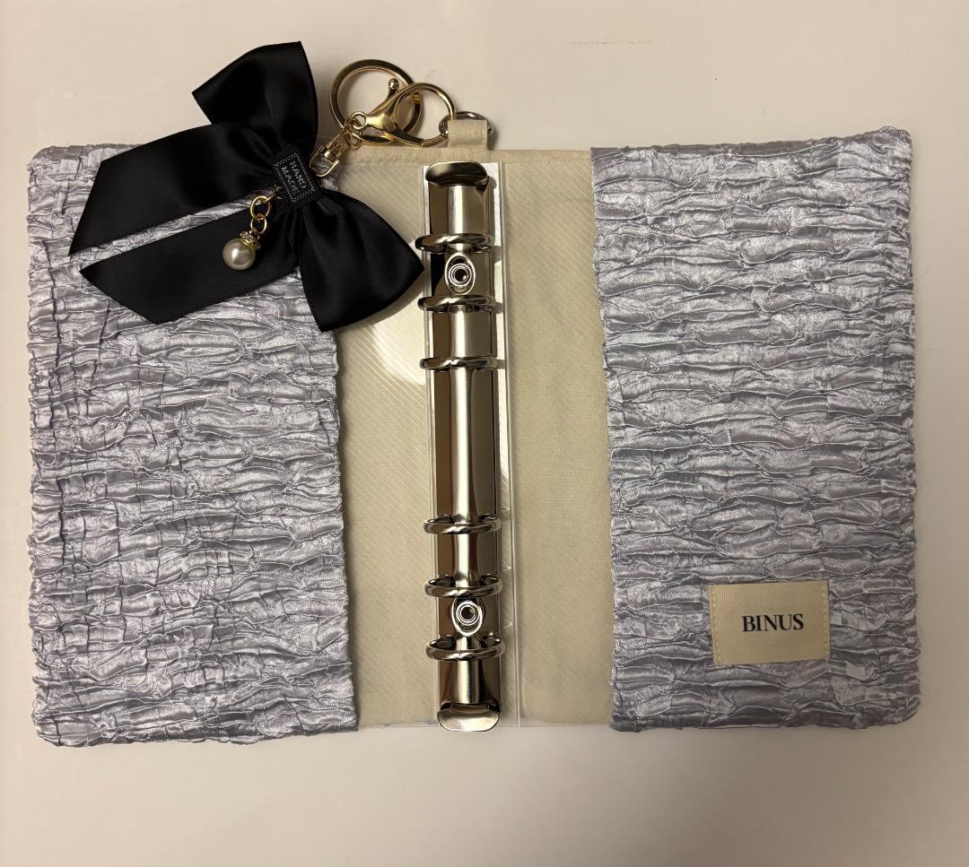 韓国製♡バインダーカバー♡光沢シルバー♡リボンA6貯金SAVING