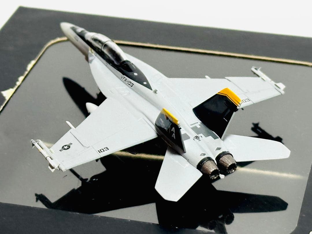 航空機・ヘリコプター hogan M-SERIES 1/200 F/A-18F VFA-103