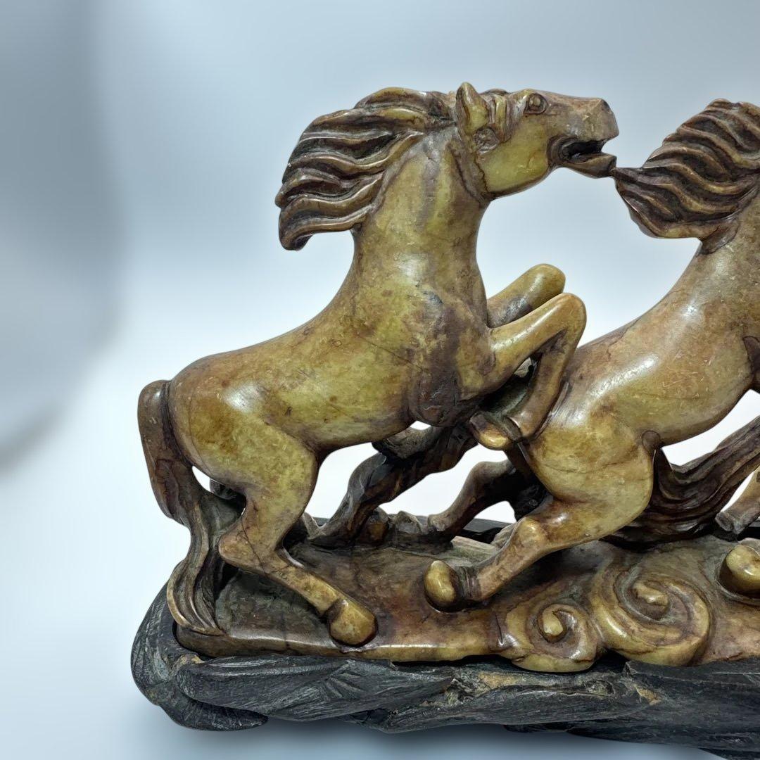 中国，寿山石，馬の彫刻 ，木製台座付き
