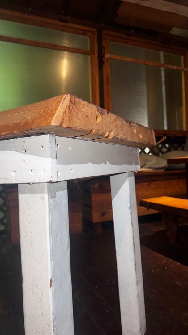 ナチュラルウッドの正方形テーブル　ハンドメイド　オリジナル