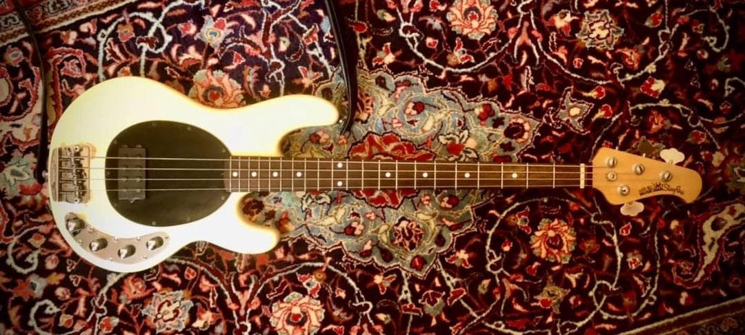 ベース 2005 Music Man Stingray 3 EQ H