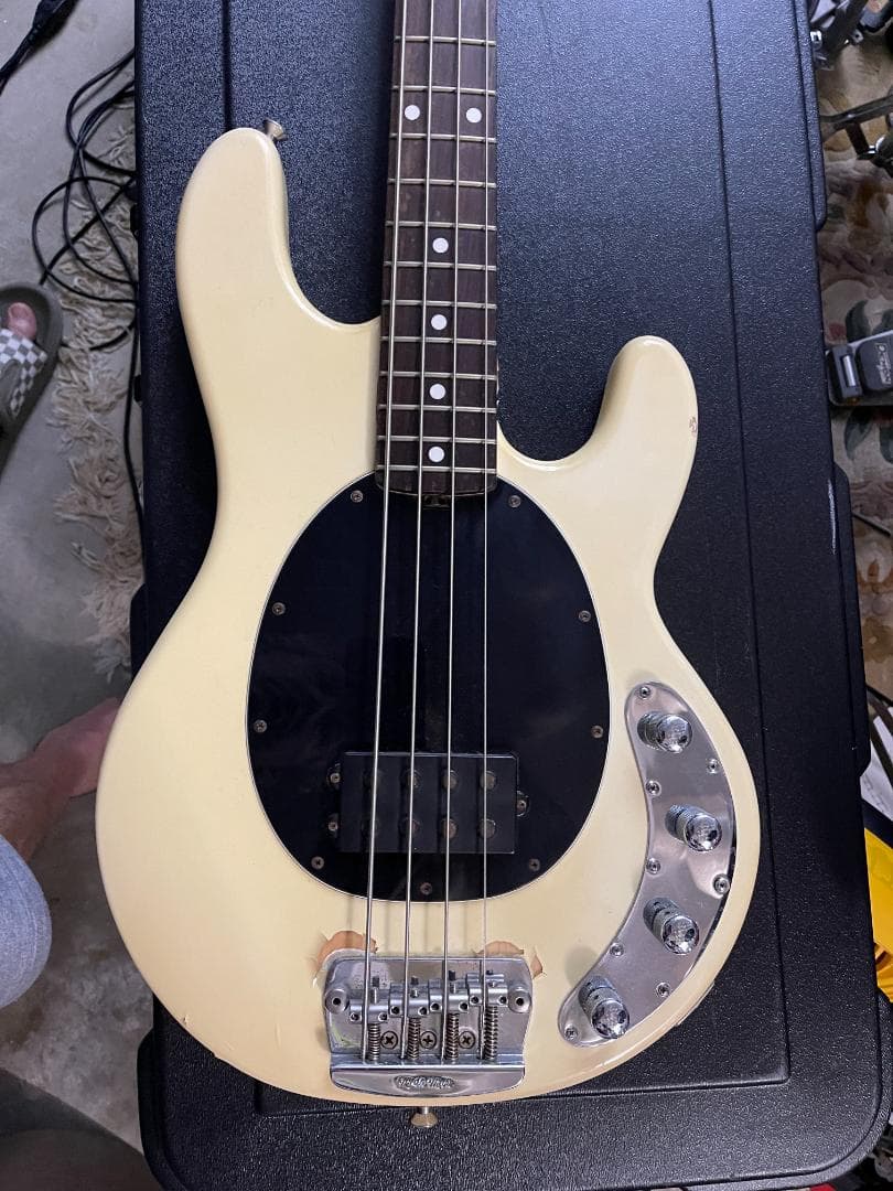 ベース 2005 Music Man Stingray 3 EQ H