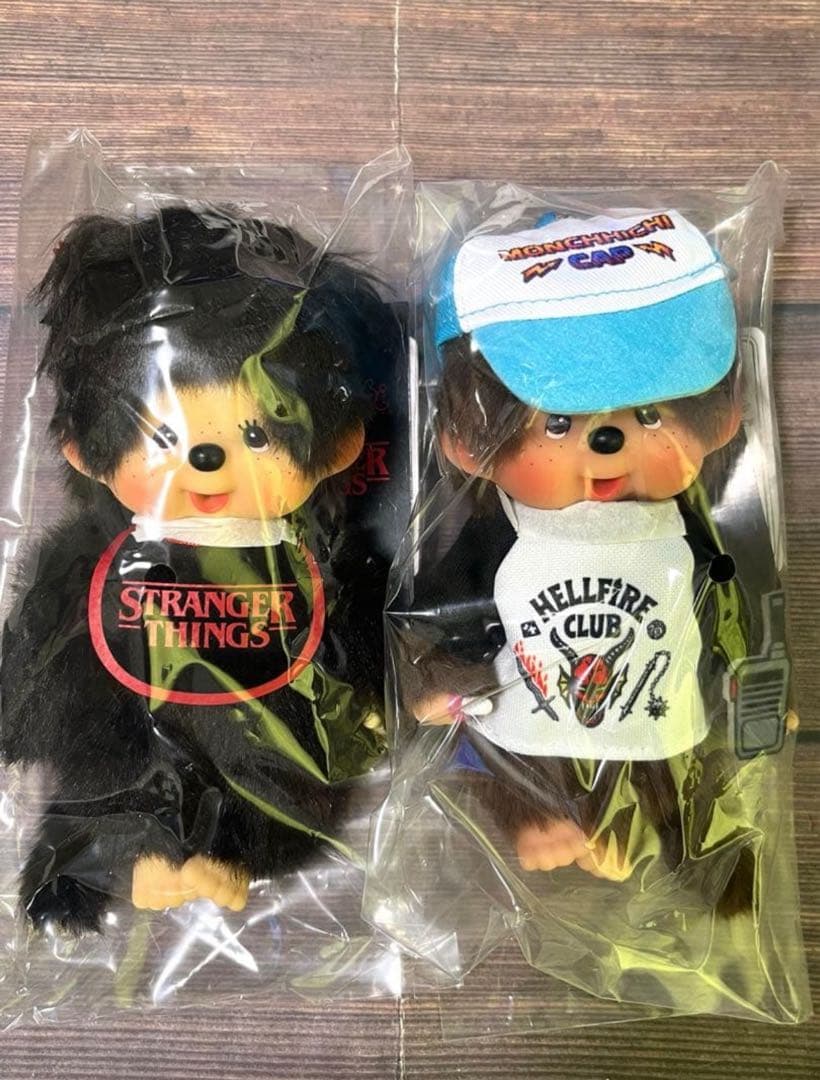 新品未開封 モンチッチ ストレンジャーシングス コラボ キーチェーン 2体セット