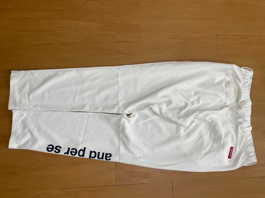 and per se ホワイト ストレートパンツ