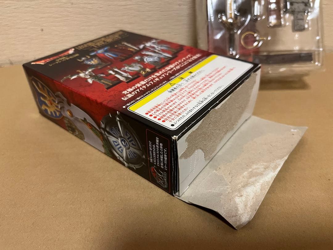 新品・未開封　ドラクエ　レジェンドアイテムギャラリー　ロトの剣・盾・兜セット