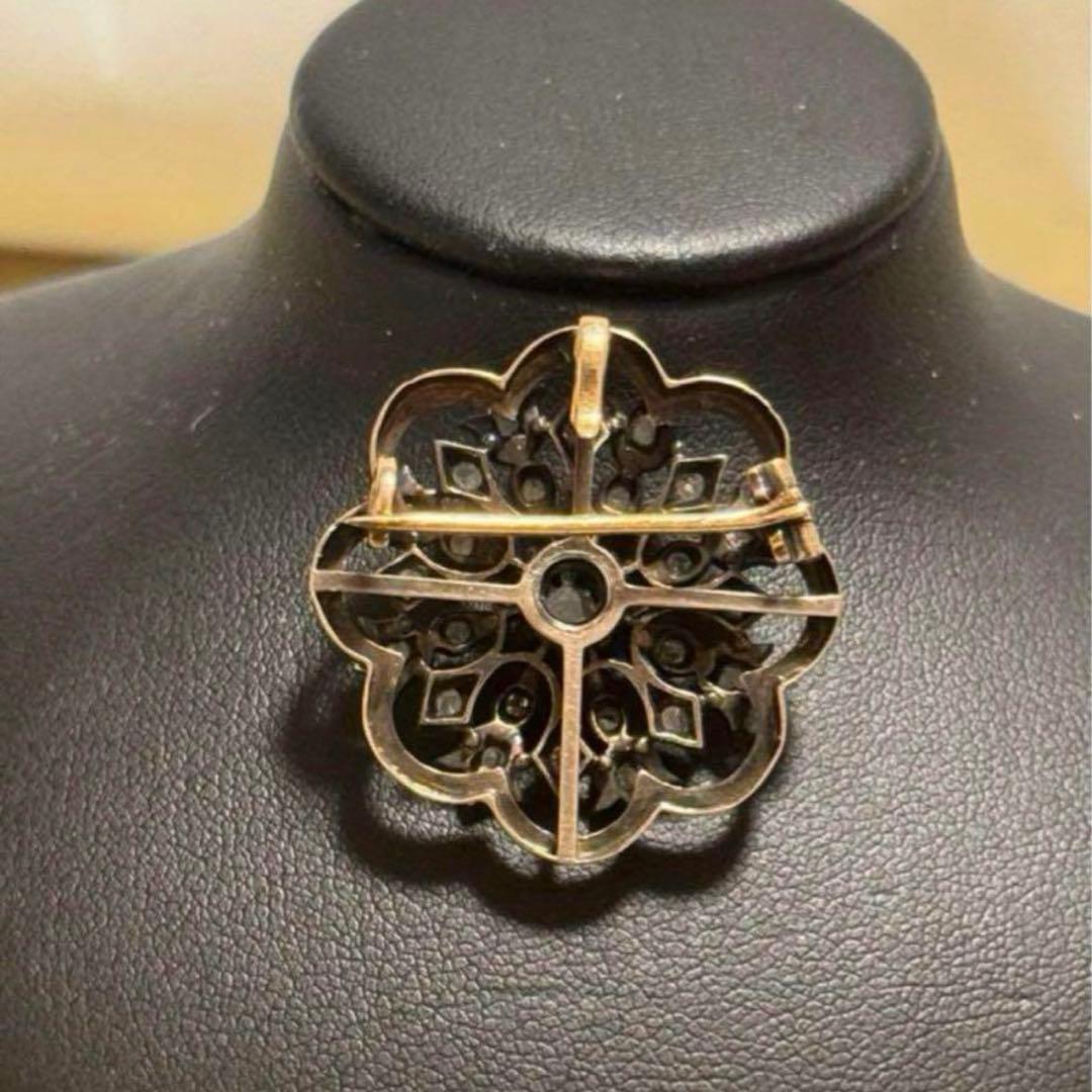 フランス　アンティーク　18金　ブローチ 花型　沢山のローズカットダイヤ。