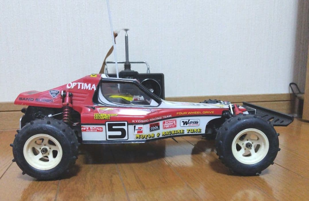 ラジコンカー　京商1/10電動4WD オフロードレーサー オプティマ 組立済品