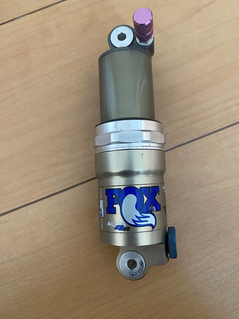 FOX リアサスペンション　ALPS 4R 軸間145？