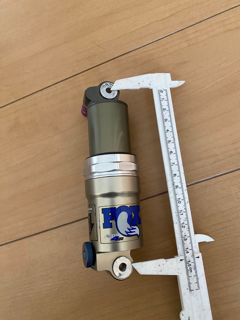 FOX リアサスペンション　ALPS 4R 軸間145？
