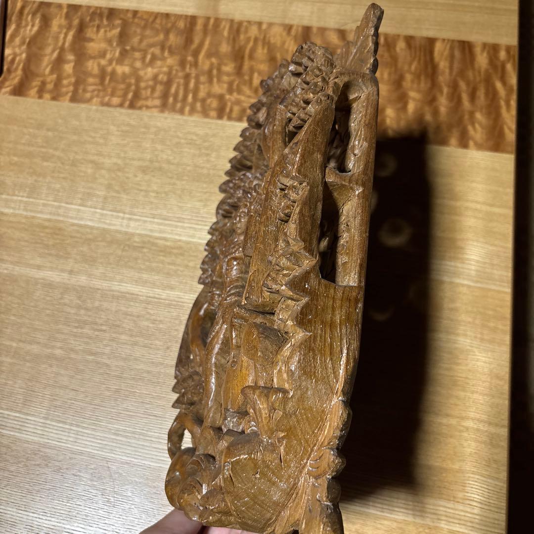 バリ島 GARUDAショップ購入 ヴィンテージ木彫り壁掛けアート（人物と鹿）