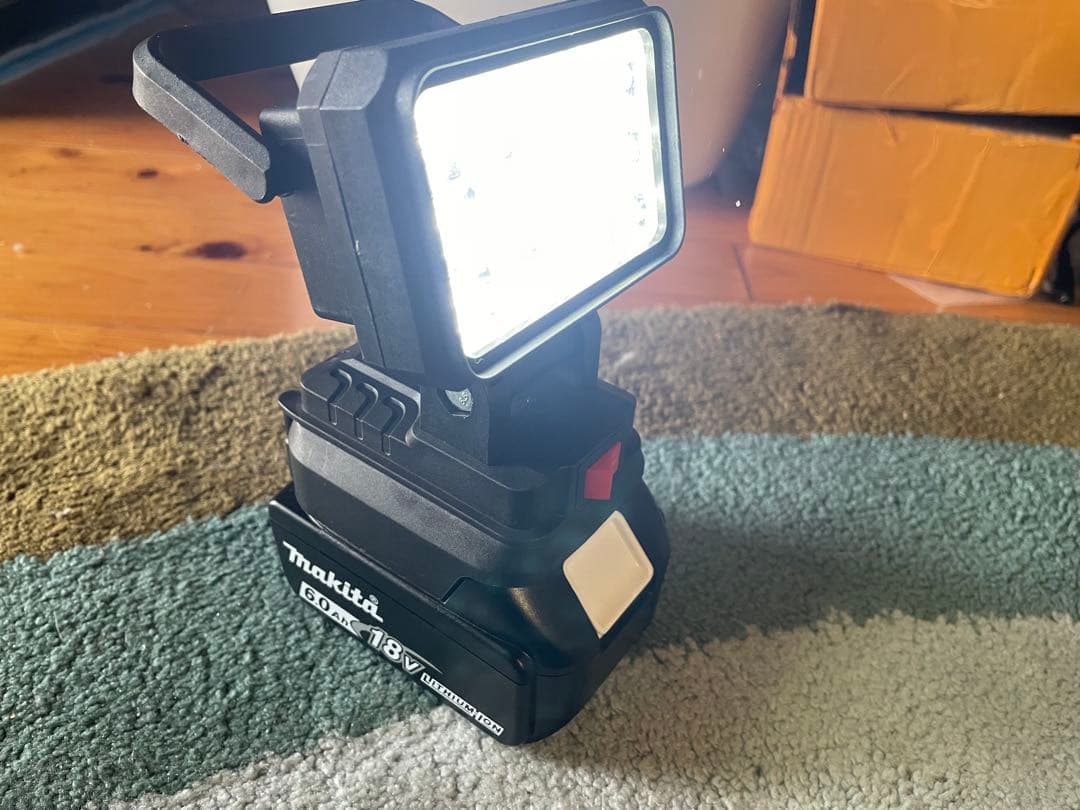 マキタ18V LEDライト マキタバッテリーセットUSB6.0Ah 新品開封