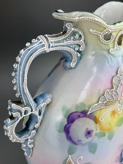 【希少】オールドニッポン 約20㎝ 蝶紋盛上げ花瓶 一陳盛り アンティーク