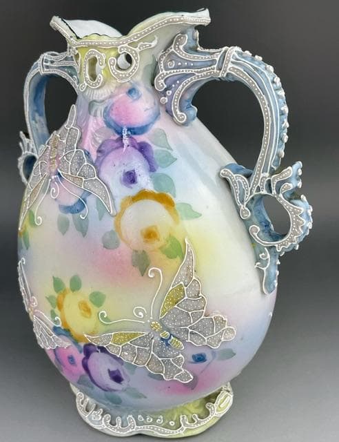 【希少】オールドニッポン 約20㎝ 蝶紋盛上げ花瓶 一陳盛り アンティーク