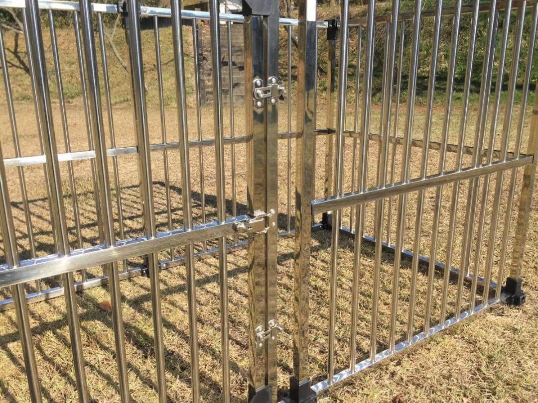 ステンレス製ドッグハウス　DFS-M2　（1坪屋外用犬小屋）　大型犬　床無し