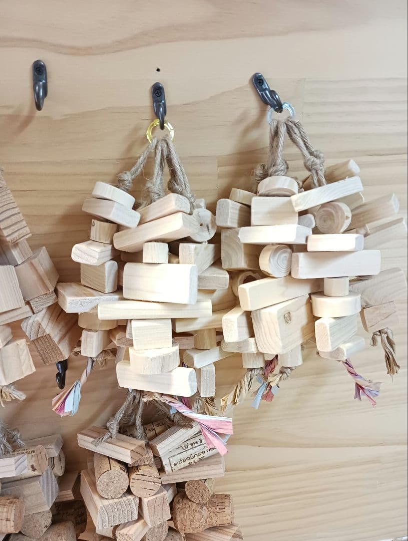 99　インコ　オオム　ガジガジおもちゃ　かじり木　バードトイ