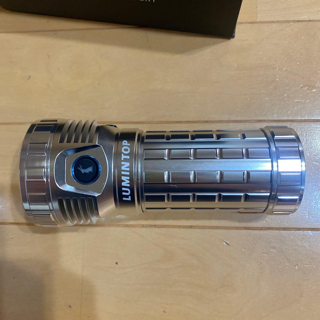 LUMINTOP MACH 46950 23,000ルーメン 懐中電灯