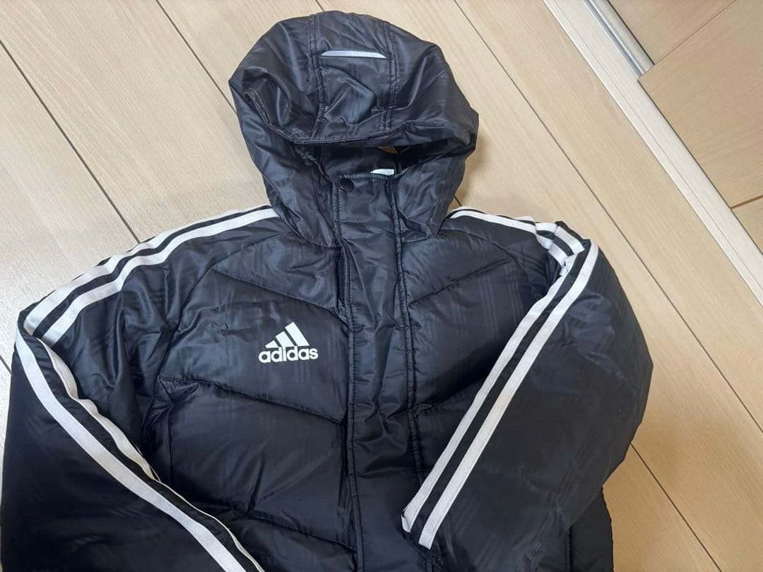 新品未使用adidas アディダス　ダウンベンチコート　130cm