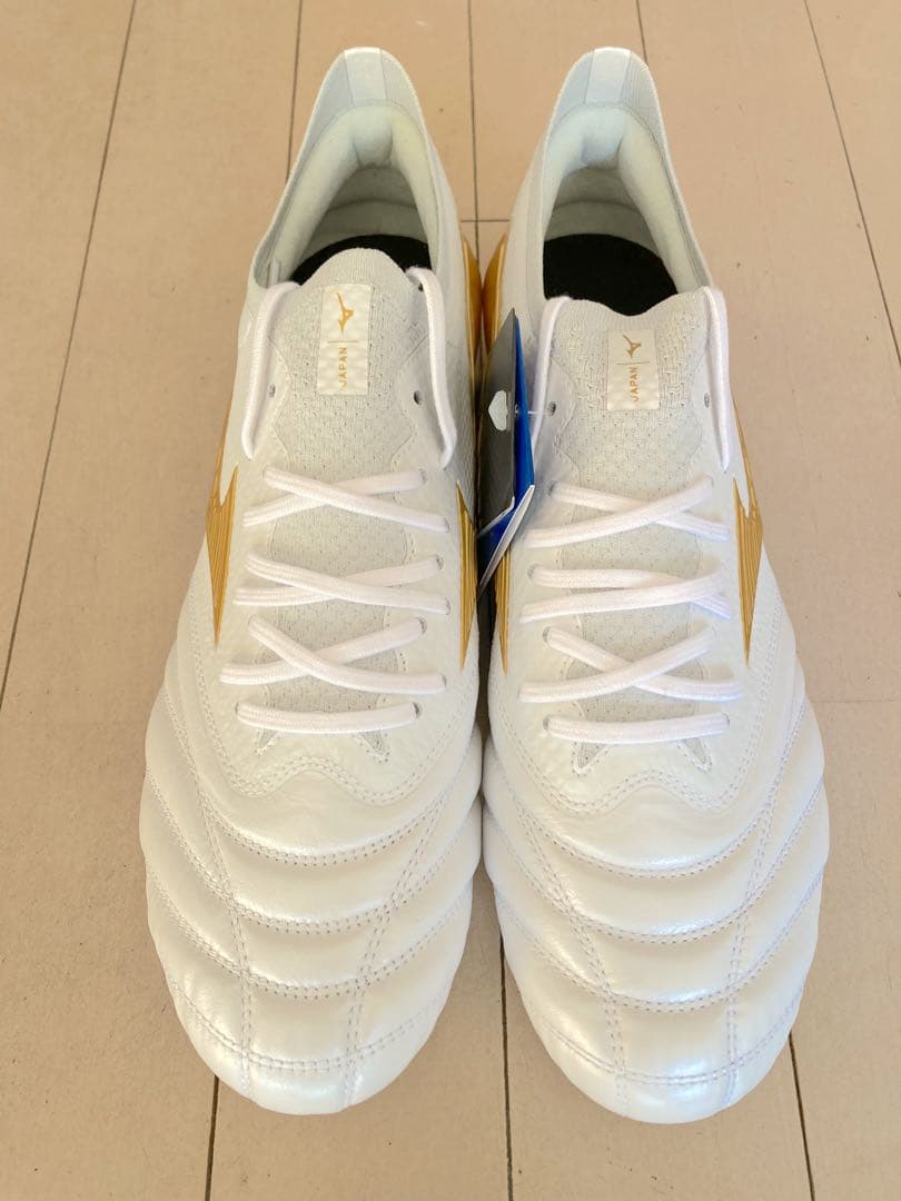 モレリアネオ4βジャパン　白✖️金　26.5㎝　新品。