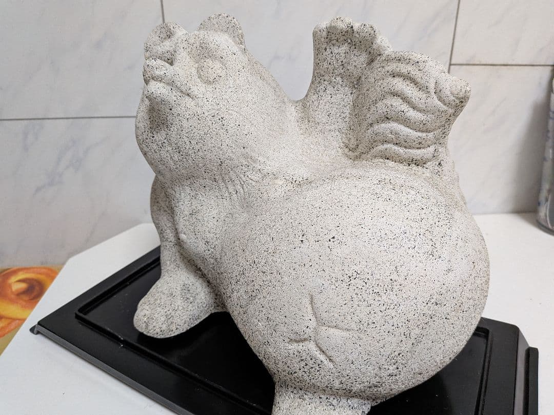 花崗岩（御影石）全長２４Ｘ横幅２３Ｘ高さ２４センチ重量１０キログラム超タヌキ置物