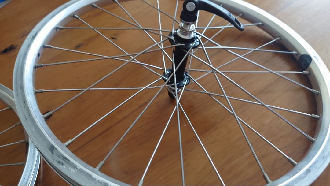 モールトン17インチ369手組み28ホールホイール12-25カンパカセット付