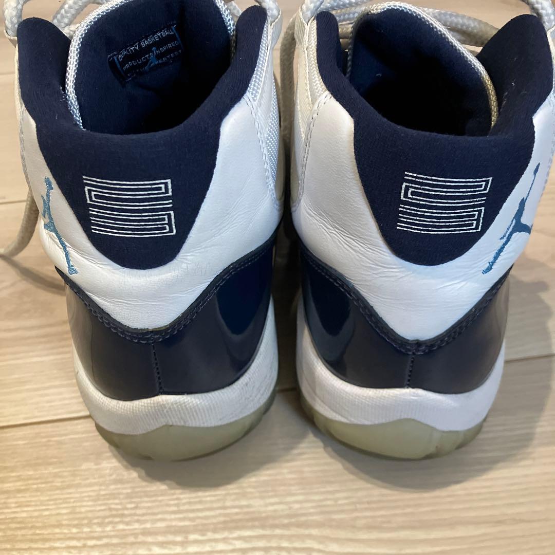 Air Jordan 11 ホワイト/ネイビー