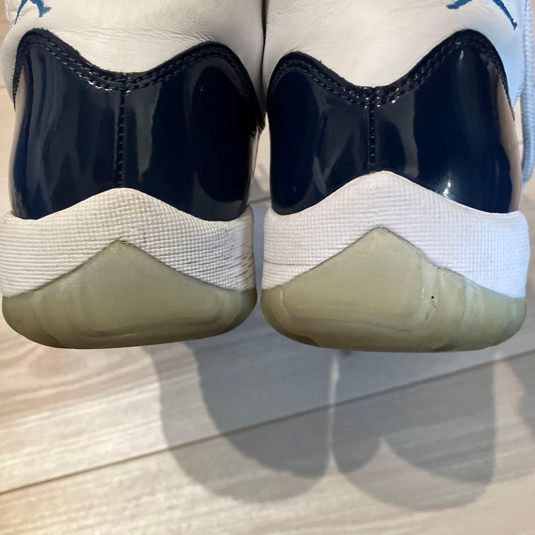 Air Jordan 11 ホワイト/ネイビー