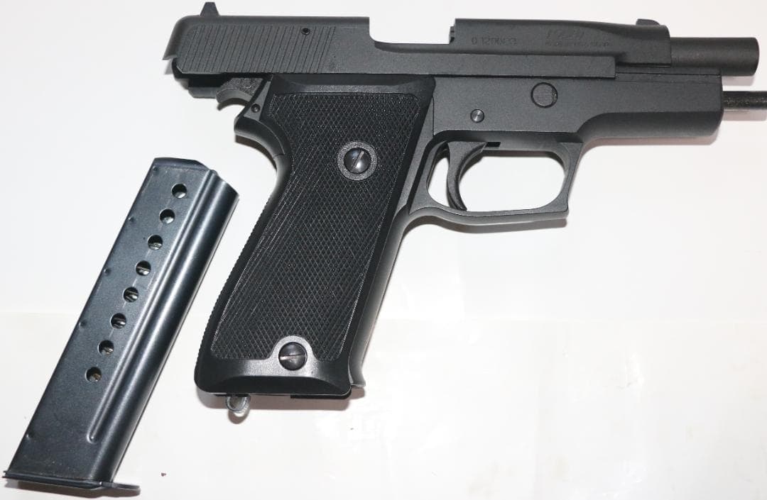 ＭＧＣ ABS樹脂製 モデルガン SIG２２０ 未発火 中古品