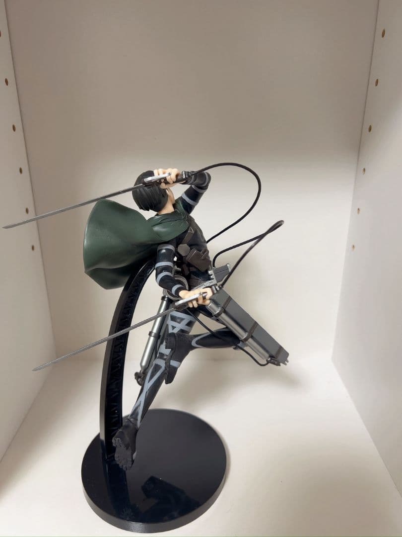 進撃の巨人 一番くじ〜自由を求めて〜エレン・イェーガー 巨人 Verリヴァイ兵長