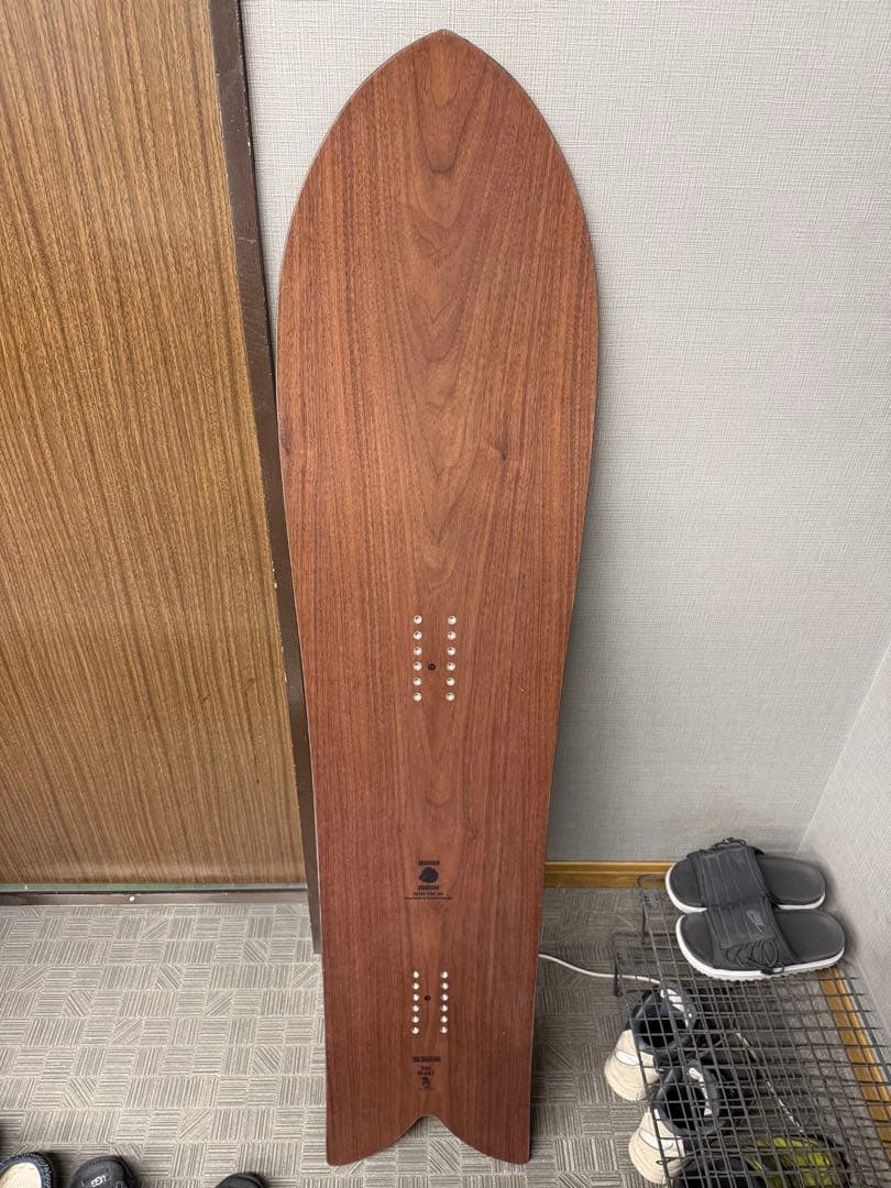 TJ BRAND RETRO FISH 146 スノーボード