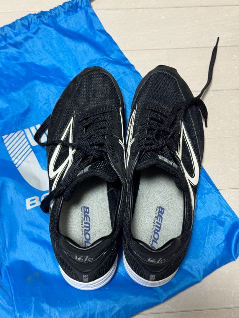 ビモロ ランニングシューズ ブラック　26.0