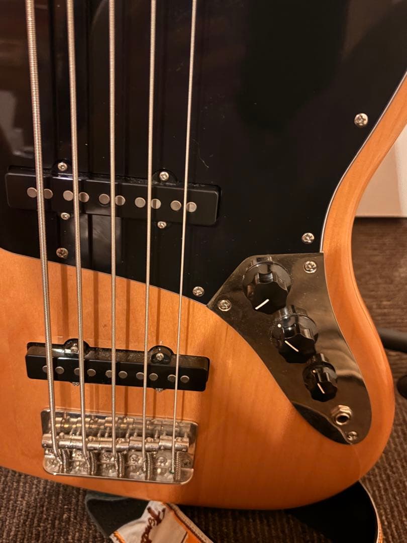 Squier Jazz Bass 5弦　ナチュラル