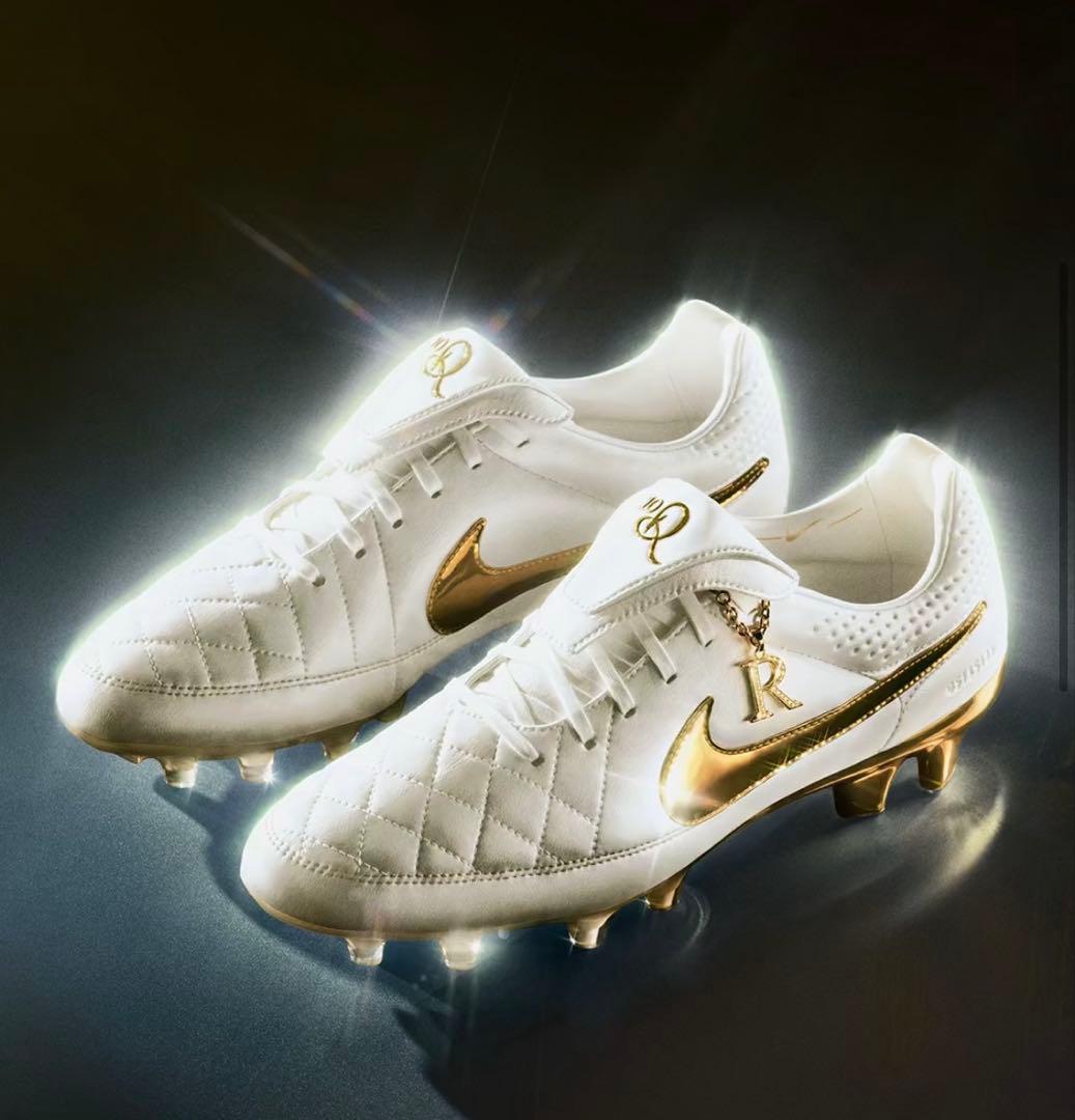 ロナウジーニョ　NIKE ティエンポ　Touch of GOLD 26cm