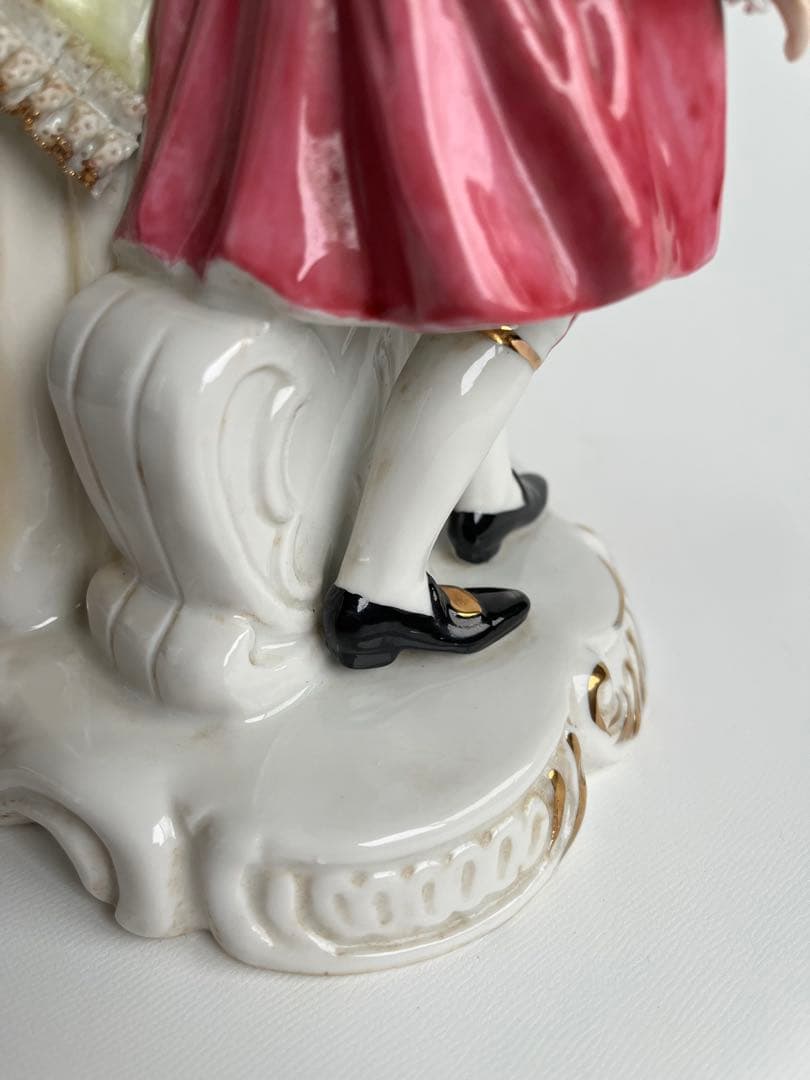 【磁器製アンティーク人形】 昭和から語りかけるセト・ノベルティ