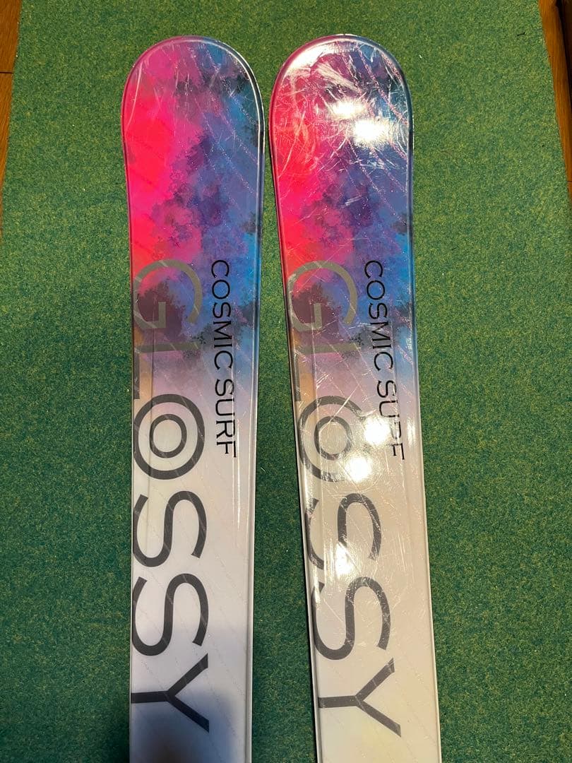 GLOSSY COSMIC SURF　スキー板　147cm