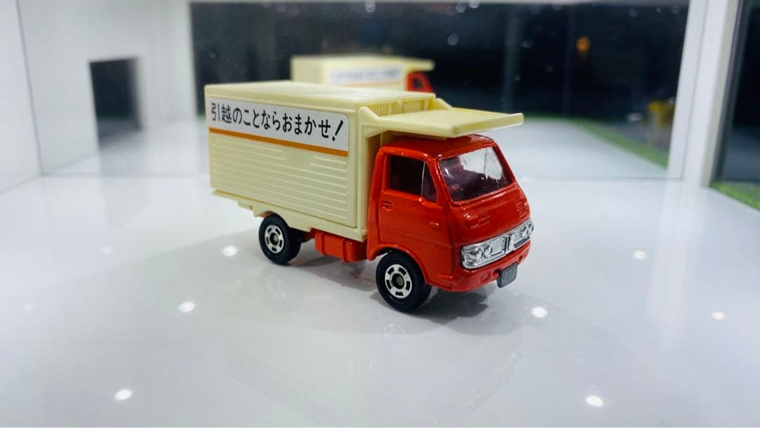 【激レア】トミカ黒箱97-1-16 いすゞエルフ 引越しトラック