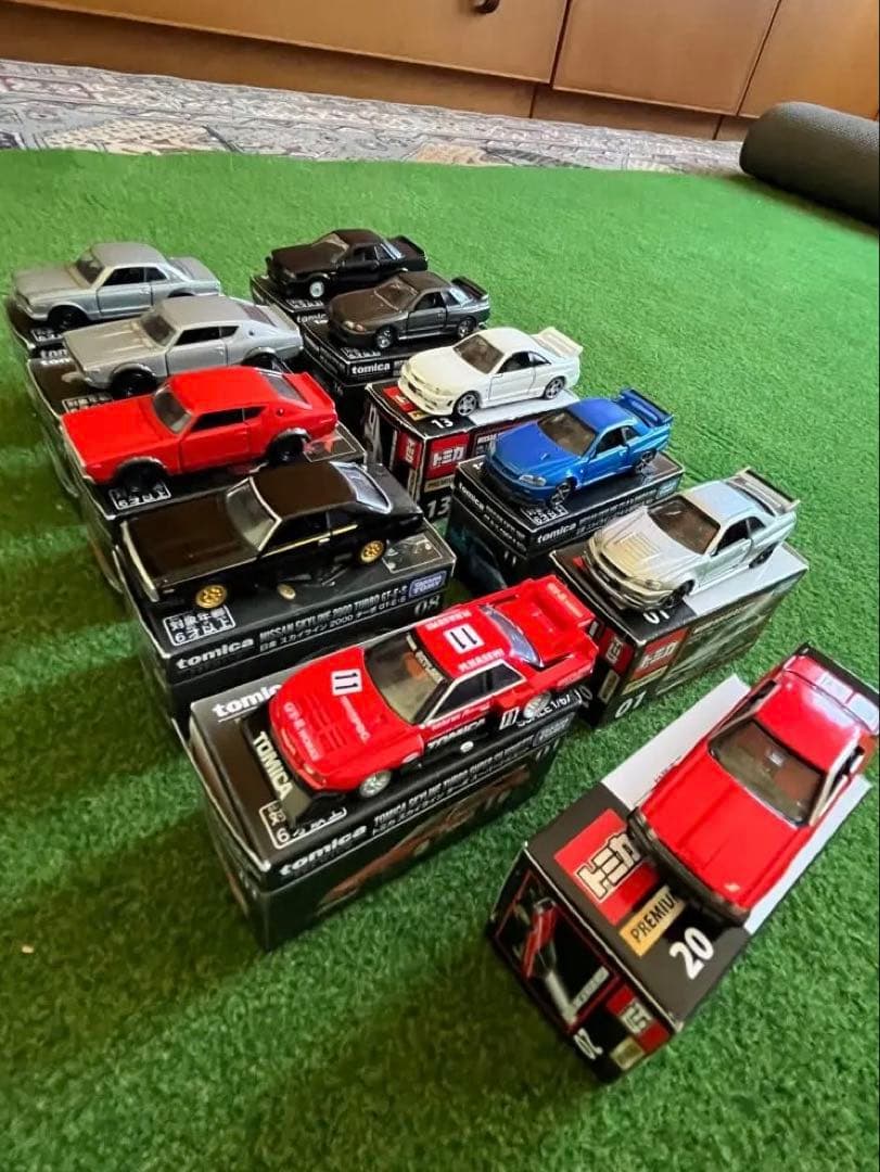 トミカプレミアム　日産スカイライン　11台
