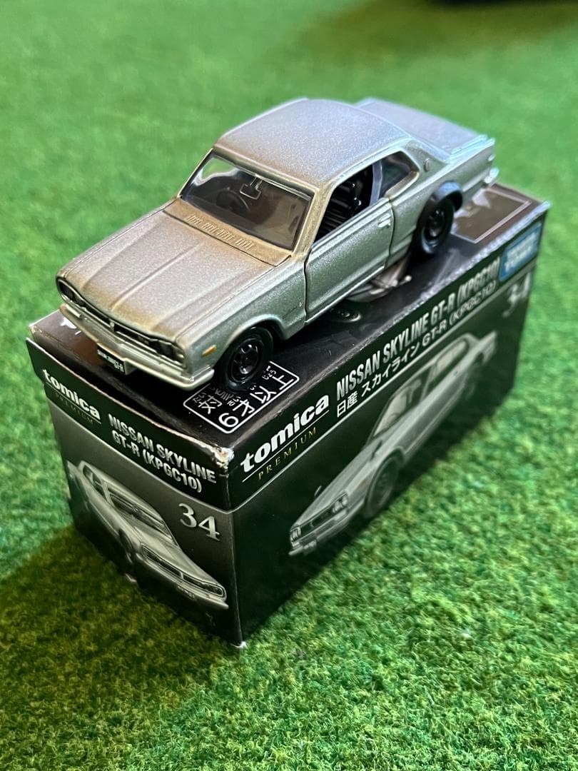 トミカプレミアム　日産スカイライン　11台