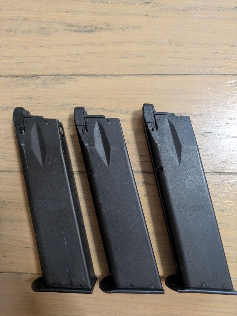 KSC SIG P226R HW System７マガジン3本実物グリップサバゲー