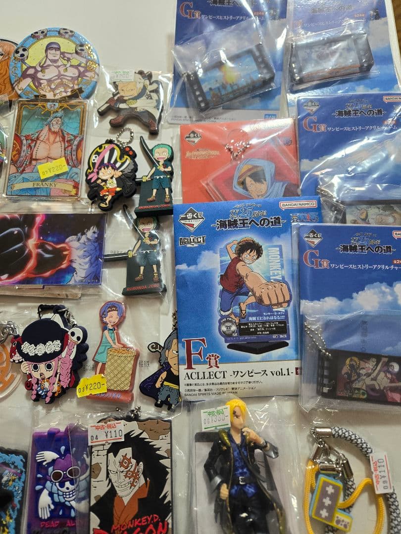 ONE PIECE ワンピース まとめ売り　約125個 アニメグッズ