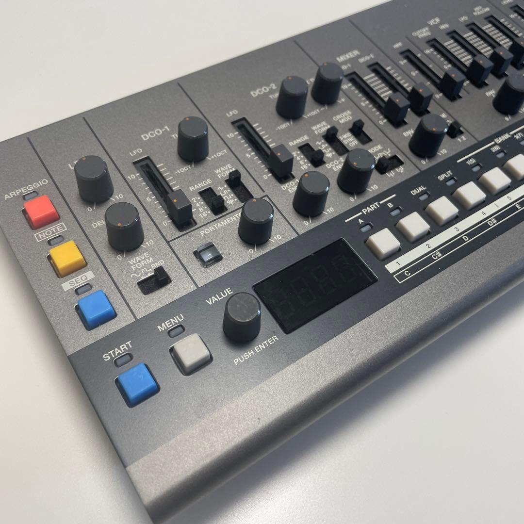 Roland JX-08 シンセサイザー　箱付き