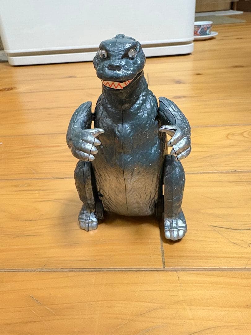 お宝　昭和レトロ 4３年前 1983年バンダイ日本製　　稼働品キャラコンゴジラ