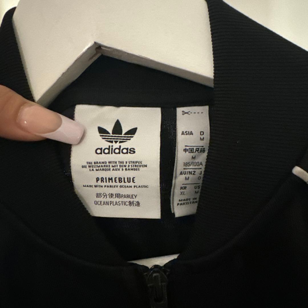 adidas originals トラックジャケット ブラック 三本ライン