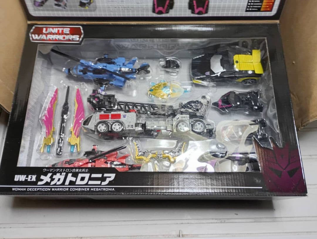 超激レア!中古品トランスフォーマー ウーマンデストロン合体女兵士メガトロニア