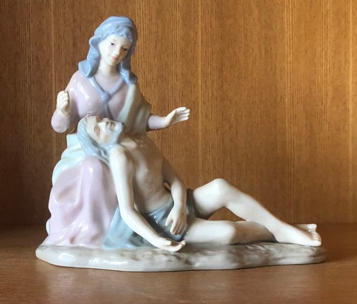 磁器人形　フィギュア　ピエタ　瀬戸ノベルティ