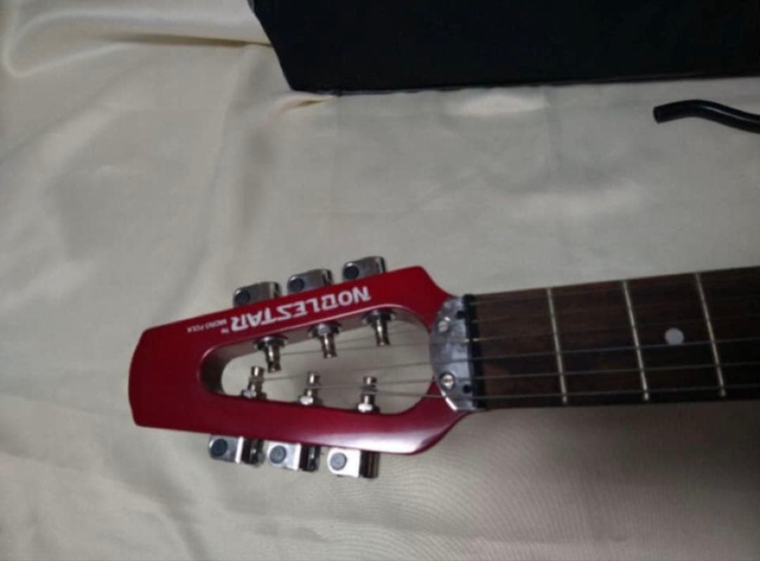 新品トラベルエレキギター