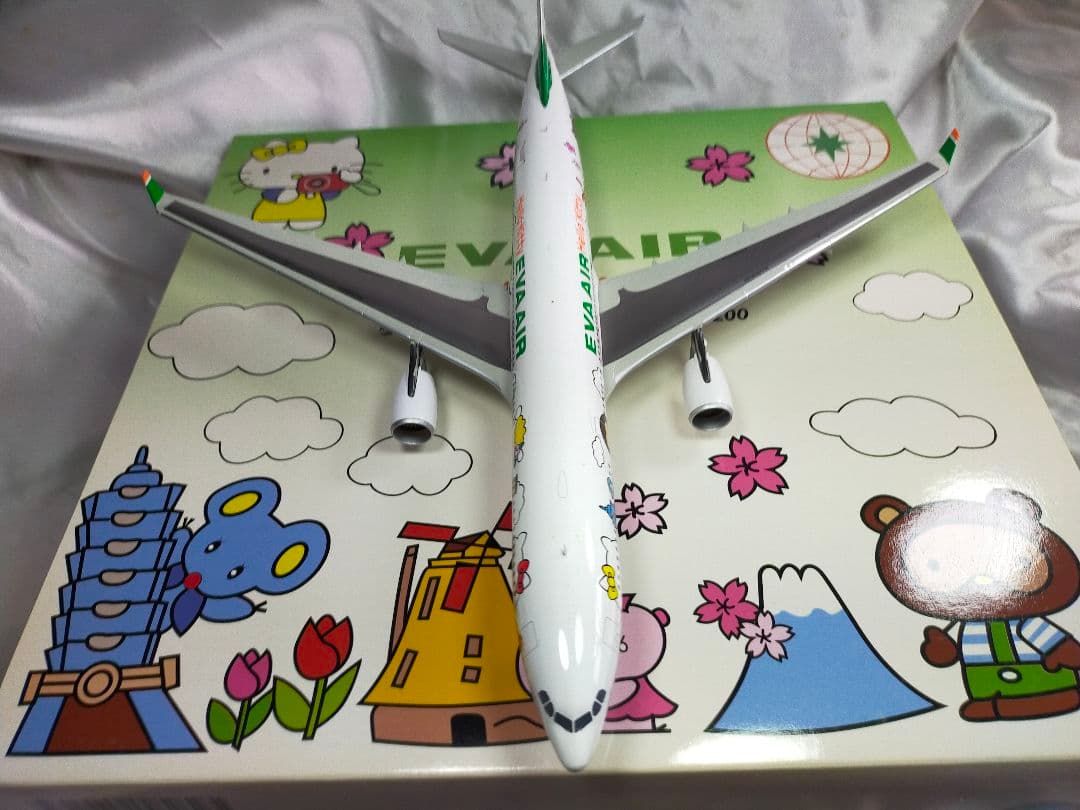 1/200 エバーエアー エアバスA330-300　ハローキティアラウンド〜