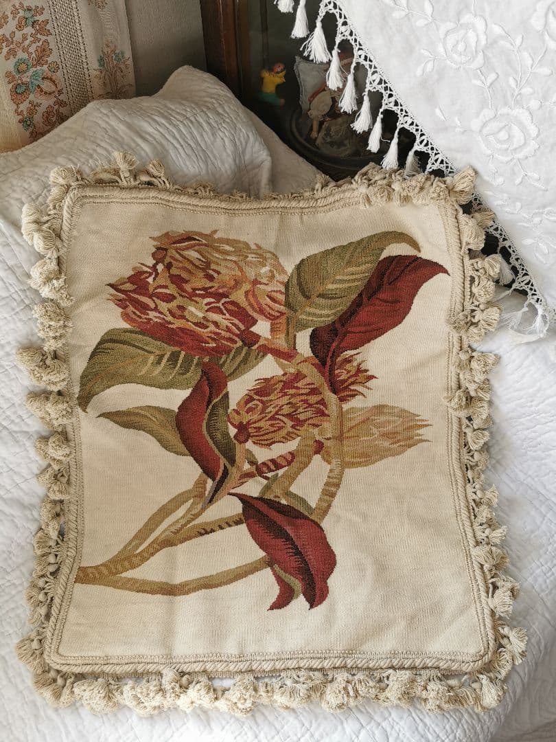 アンティークフランス プロテアの花 オービュッソン織タッセル付クッションカバー